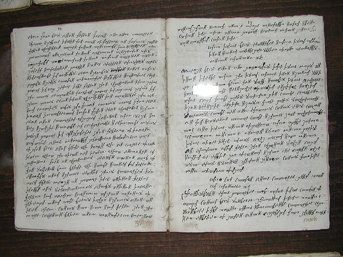Alte Schrift in der Eremitage Blaca auf Brač