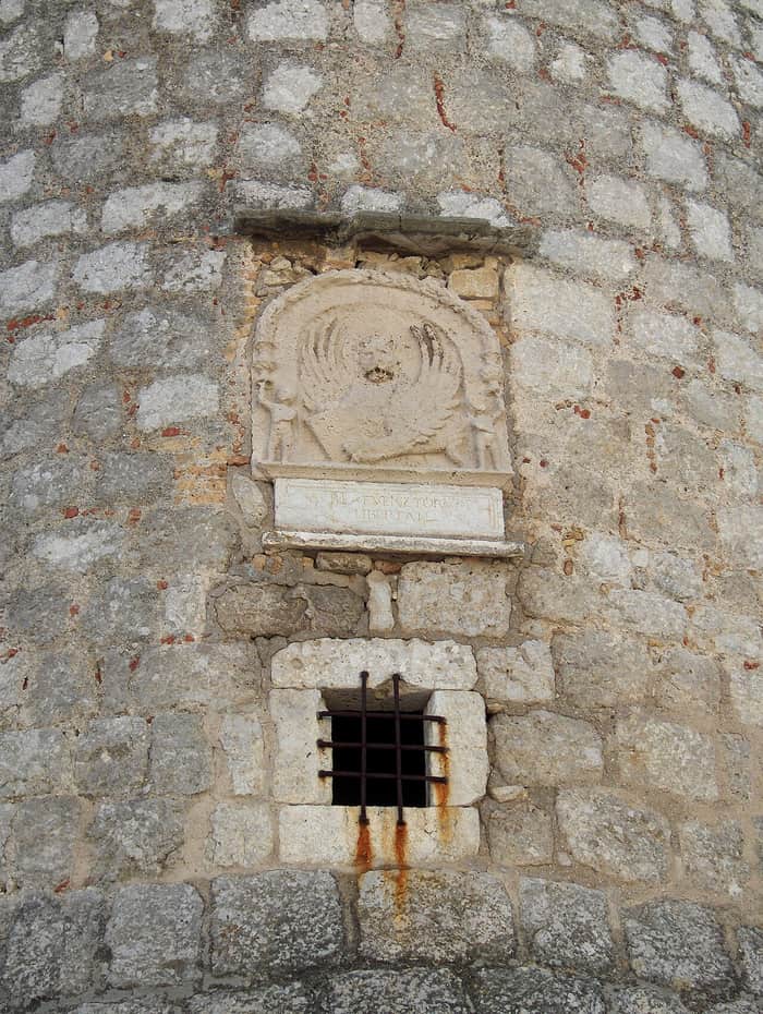 Fotografia legata al castello Frankopan sull'isola di Krk, 2 di 6