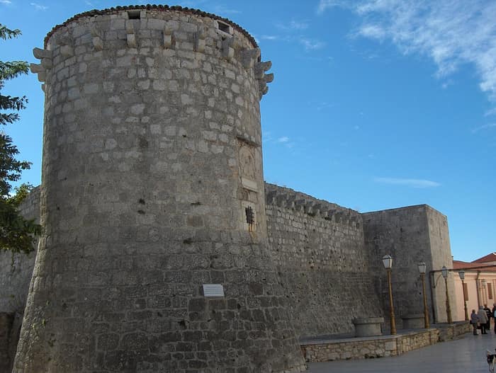 Fotografia legata al castello Frankopan sull'isola di Krk, 3 di 6