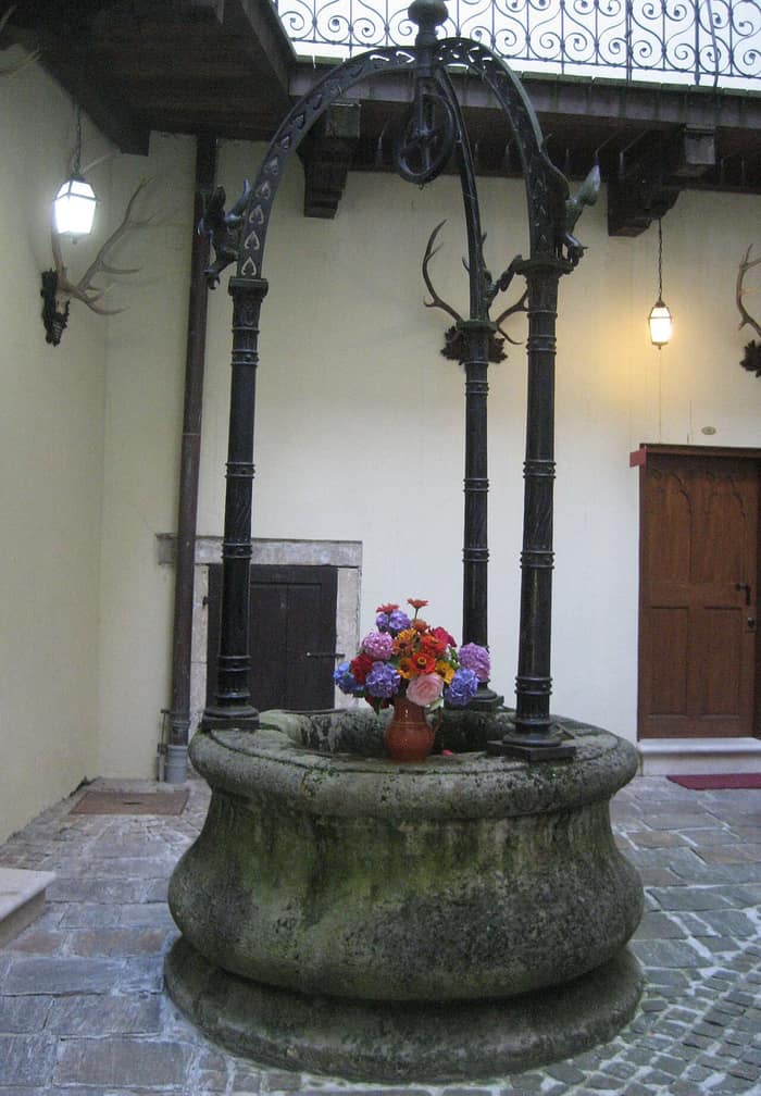 Alter Brunnen in Trakošćan
