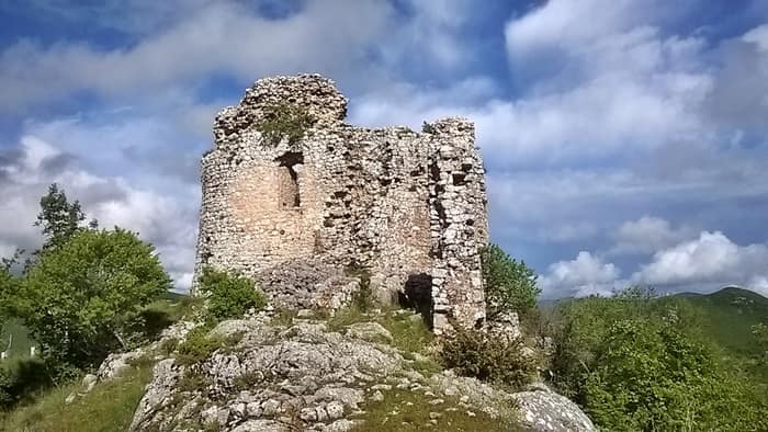 The ruined Čačvina fortress on its hilltop above the village of Čačvina