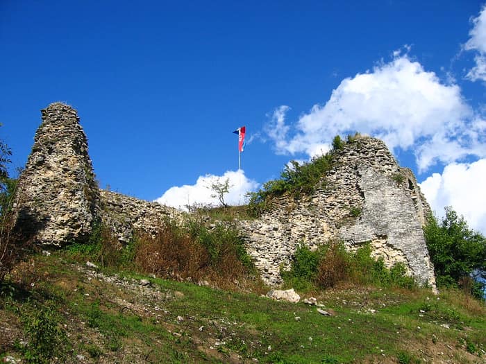 Cetin Castle seen from the back, above the village of Podcetin