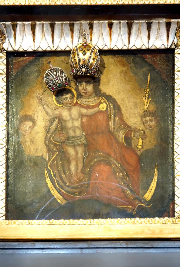 Sculpture of Mary and Jesus at Veliki Tabor