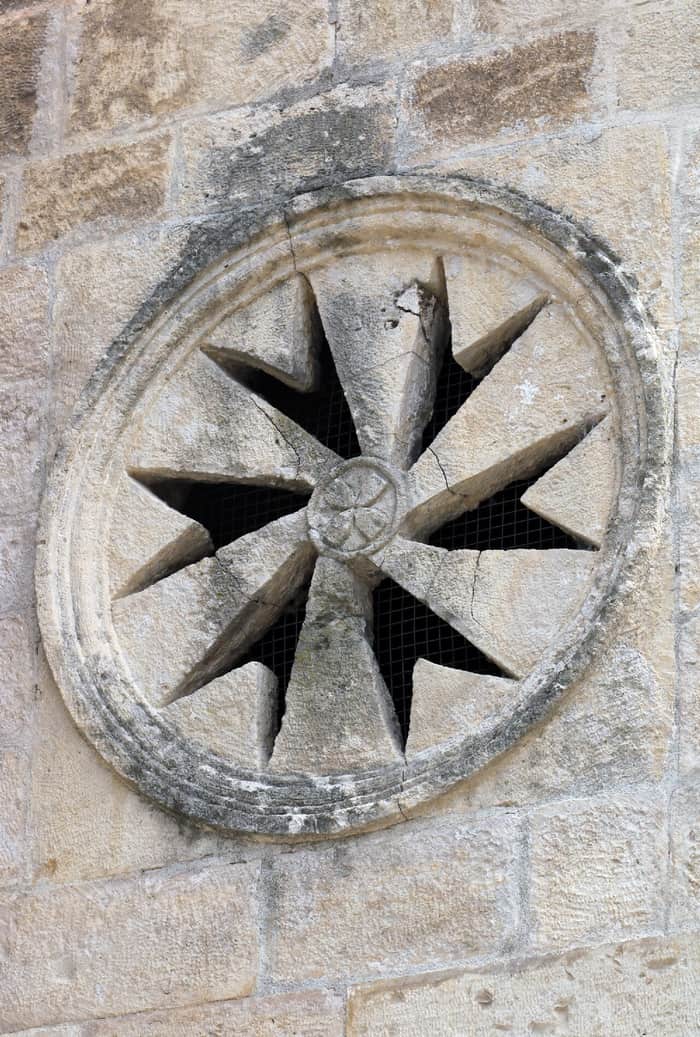 Architekturdetail im Kloster Krka