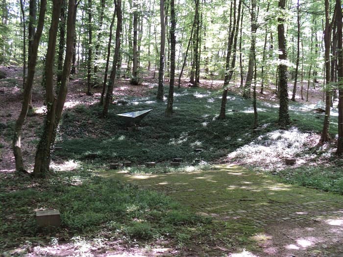 Path through the Valley of Graves in Dotrščina