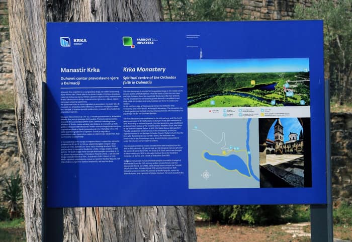 Informationstafel am Kloster Krka