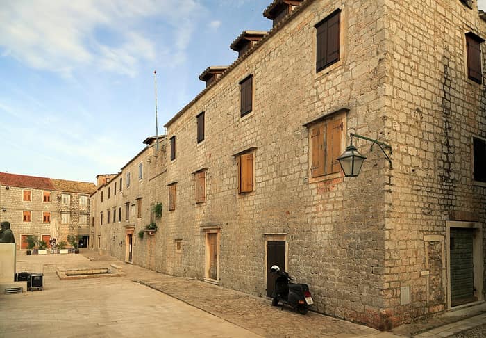 Veduta del Tvrdalj a Stari Grad