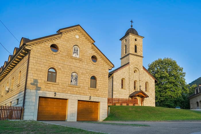 Quinta veduta del monastero di Krupa