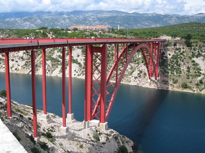 The old Maslenica Bridge, a steel arch carrying the D8 road over the Novsko Ždrilo strait