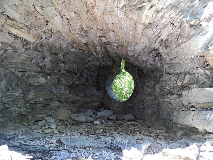 Feritoia per armi da fuoco nelle mura di Susedgrad