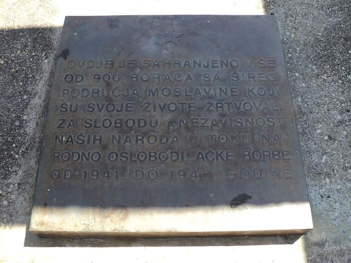 Das Denkmal in Podgarić, zweite weitere Ansicht