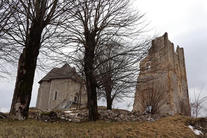 La fortezza di Sokolac a Brinje, in Lika